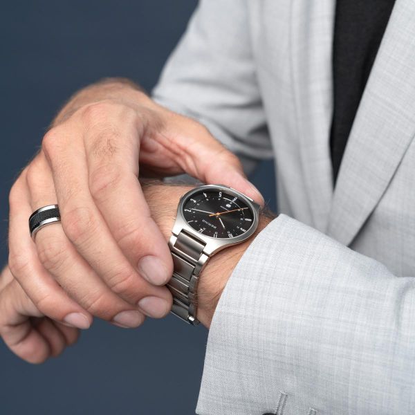 BERING Herren Armbanduhr Titanium silber gebürstet 11739-772 NEU