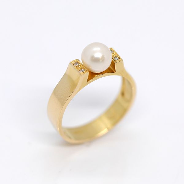 Perlring 585er Gelbgold und kleine Diamanten (30107)