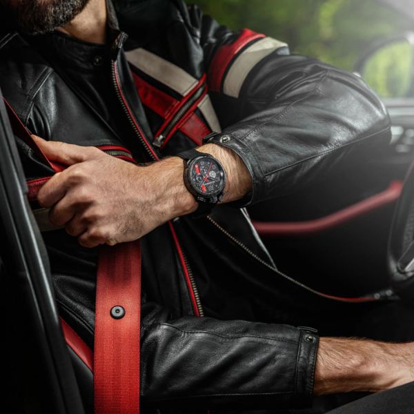 BOMBERG BOLT-68 Racing Carbon XR Chrono 45 mm Edelstahl PVD Black Silikonband BS45CHPBA.059-37.12 NE