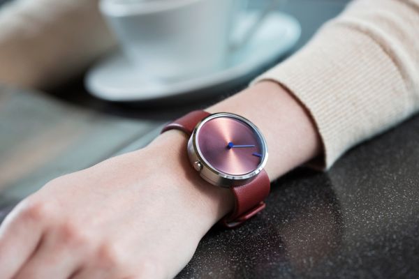 JACOB JENSEN UNISEX Armbanduhr CURVE 255 Ø 38 mm NEU