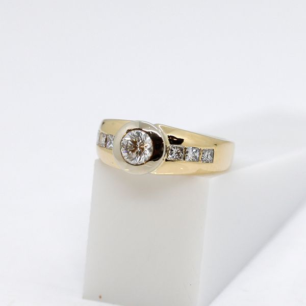 Ring mit Diamant im Brillant- & Princesschliff 585er Gelbgold (22092)