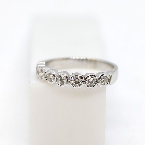 Ring Halbmemoire Ring 585er Weißgold mit sieben Diamanten (22092)