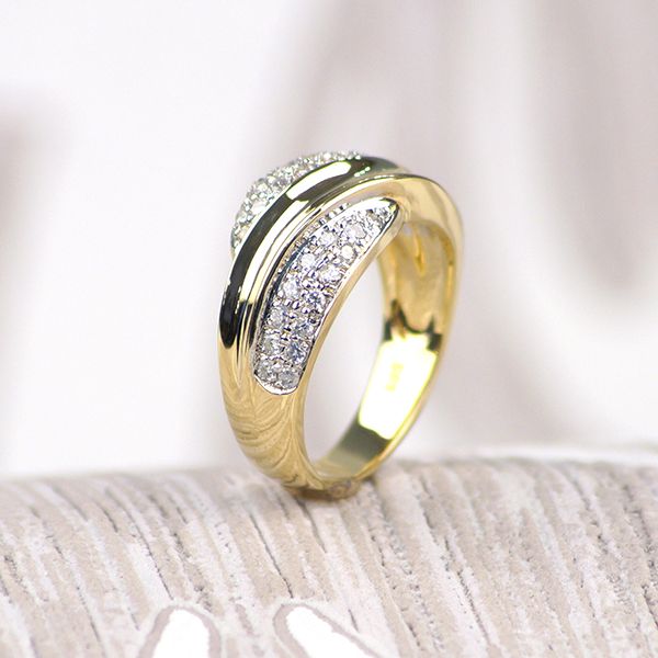 Gelbgold 585er Diamant circa 0,48ct Bandring mit Verlauf