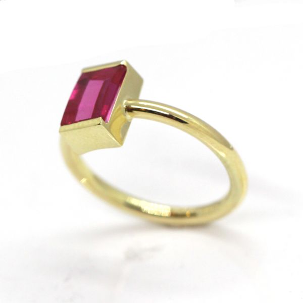 Rubin Ring 585er Gelbgold aus eigener Fertigung 2,7 Ct pinke Rubinsynthese GR 58 NEU