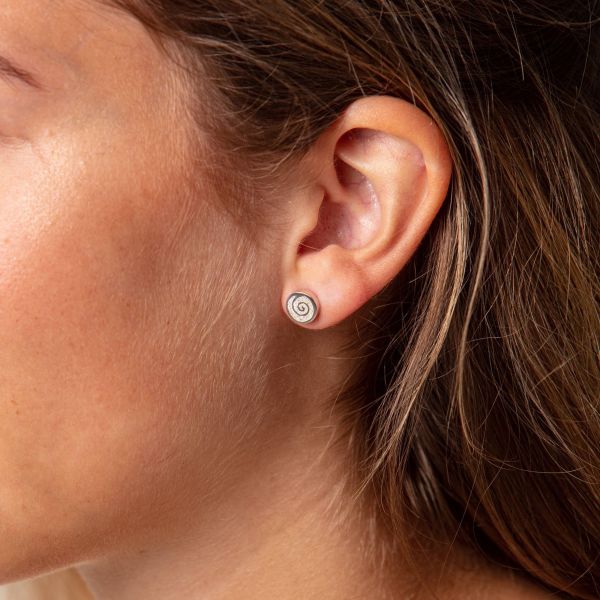 DUR Ohrstecker "Sandspiralle 2.0" 925er Silber rhodiniert Strandsand Ø 8 mm O5214 NEU