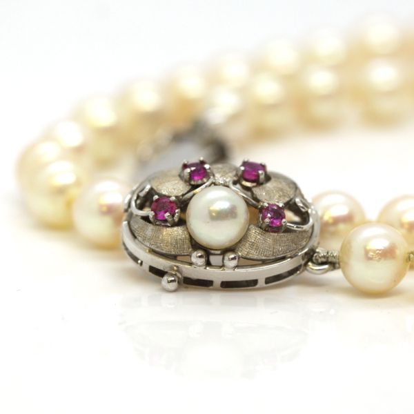 Akoya Perlenkette Antik 585er Weißgold Rubin- Perlschließe 46 cm (11470)