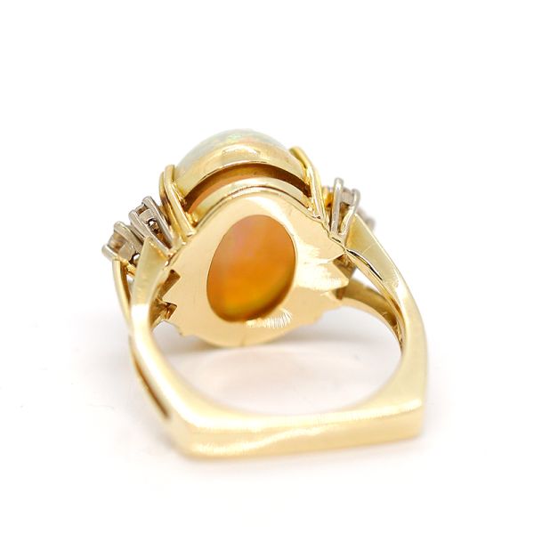 Gelbgold Ring mit großem Opal und Diamanten 585er (31537)