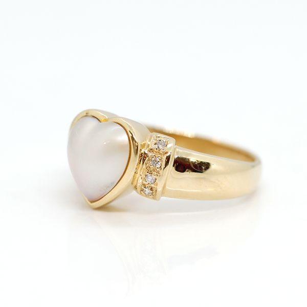 Gelbgold 585er Ring mit Mabeperle in Herzform und acht Diamanten im Brillantschliff (24326)