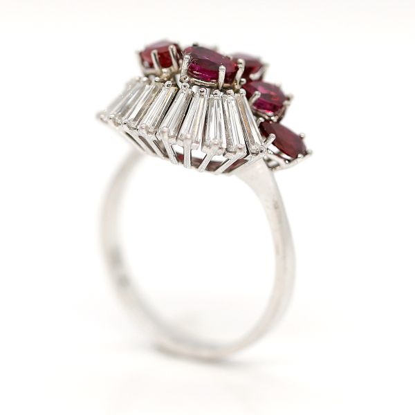 Cocktail Ring 750er Weißgold mit Diamanten und Burma Rubinen GR 64 (17343)