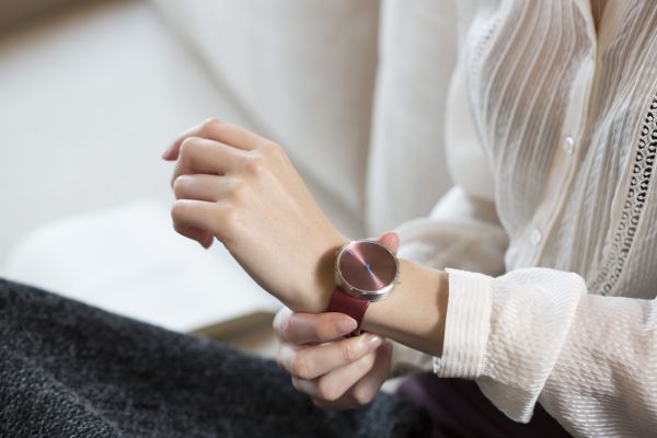 JACOB JENSEN UNISEX Armbanduhr CURVE 255 Ø 38 mm NEU