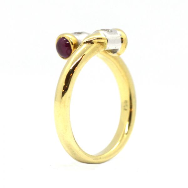 Diamant Rubin Ring 750er Gelbgold Rubin Carbochon 0,10 Ct Brillanten GR 56 (6027)