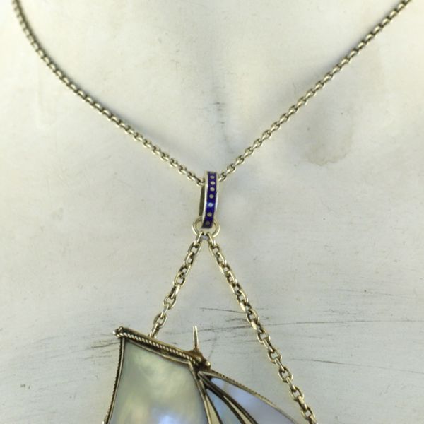 Silberkette um 1850 England mit Segelschiff, eine Seite Perlmutt andere Seite ziseliert