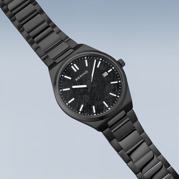 BERING Herren Armbanduhr Classic schwarz gebürstet 17639-722 NEU
