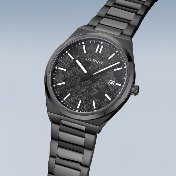 BERING Herren Armbanduhr Classic schwarz gebürstet 17639-722 NEU