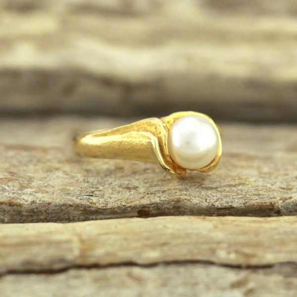 Gelbgold Ring 585 mit Süßwasserzucht Perle weiß