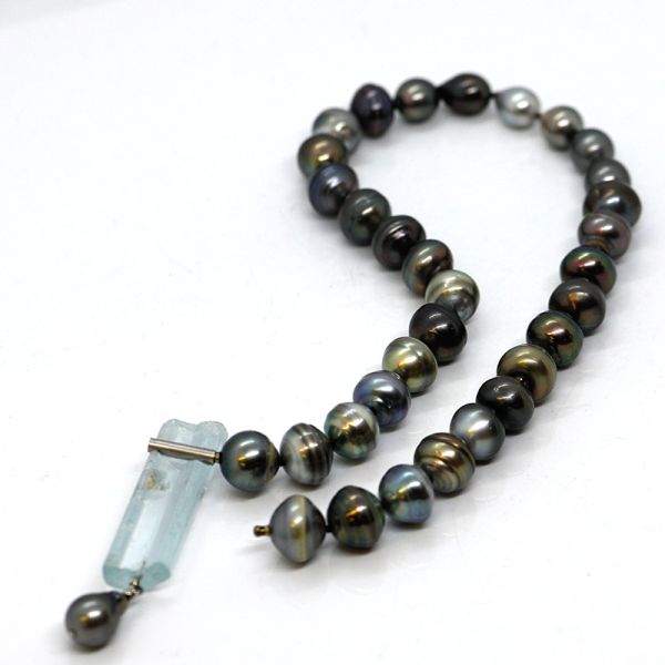 Tahiti Perlenkette mit Aquamarine Schließe als Anhänger Goldschmiedearbeit (23202)