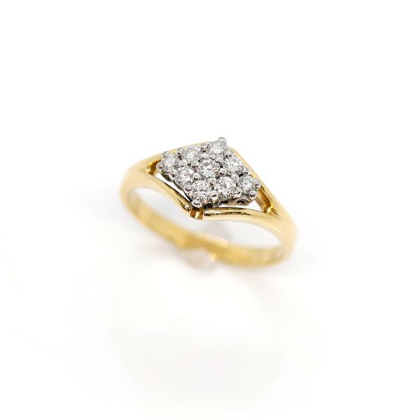Gelbgold Ring 750er mit neun Diamanten im Brillantschliff GR 55 (26269)