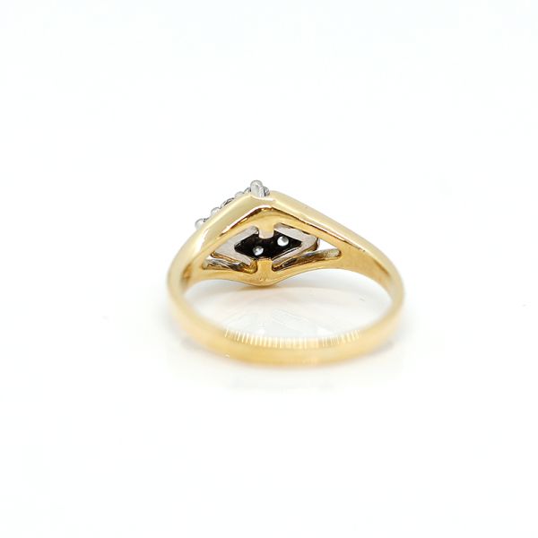 Gelbgold Ring 750er mit neun Diamanten im Brillantschliff GR 55 (26269)