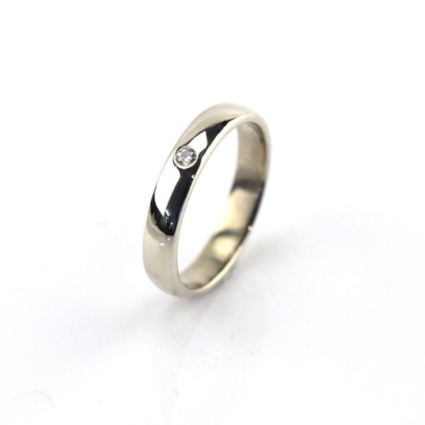 Weißgold Bandring 333er mit einem Diamanten im Brillantschliff 0,03ct (8891)