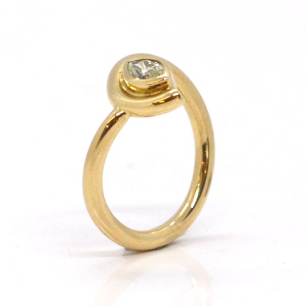 Diamant Ring Handarbeit 750er Gelbgold ca. 0,35 Ct Diamant im Navette GR 54 (15034)