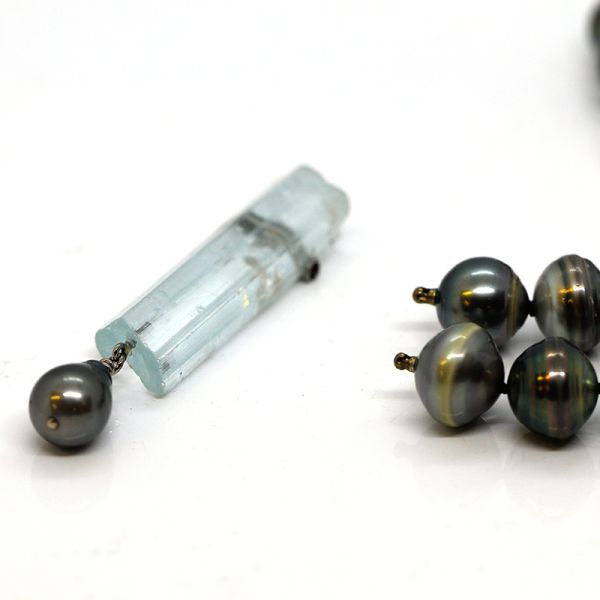 Tahiti Perlenkette mit Aquamarine Schließe als Anhänger Goldschmiedearbeit (23202)