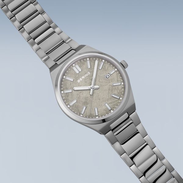 BERING Herren Armbanduhr Classic grau gebürstet 17639-777 NEU