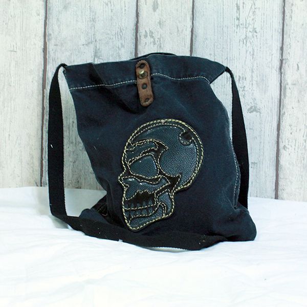 JJJ LA Schultertasche "BLACKSKULL" Jeans kombiniert mit Leder