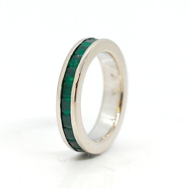 Memoire Ring 750er Weißgold Turmaline im Carreé ca. 3,3 Ct GR 52 (22056)