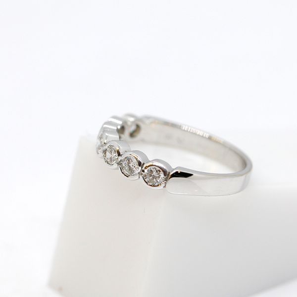 Ring Halbmemoire Ring 585er Weißgold mit sieben Diamanten (22092)