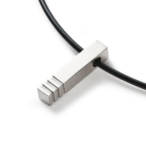 monomania Stab Collier "Pure" Edelstahl eingeschnitten Kautschukreif 42 cm NEU