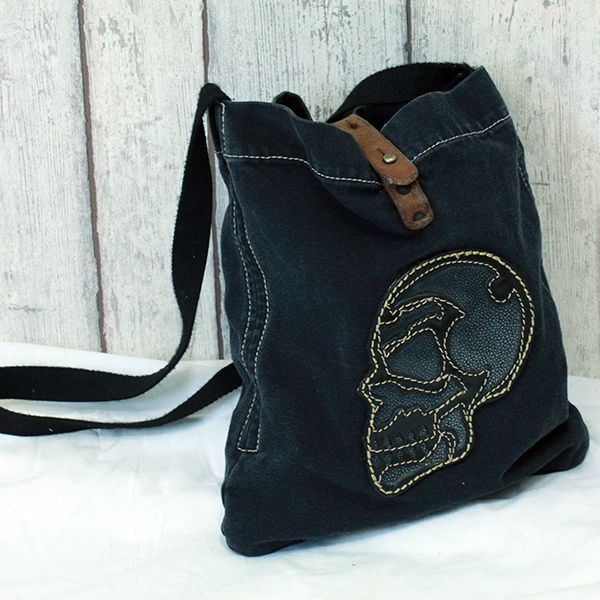 JJJ LA Schultertasche "BLACKSKULL" Jeans kombiniert mit Leder