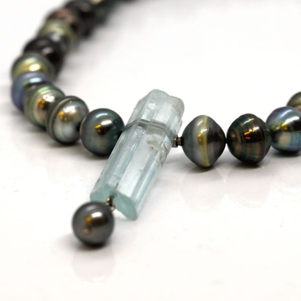 Tahiti Perlenkette mit Aquamarine Schließe als Anhänger Goldschmiedearbeit (23202)
