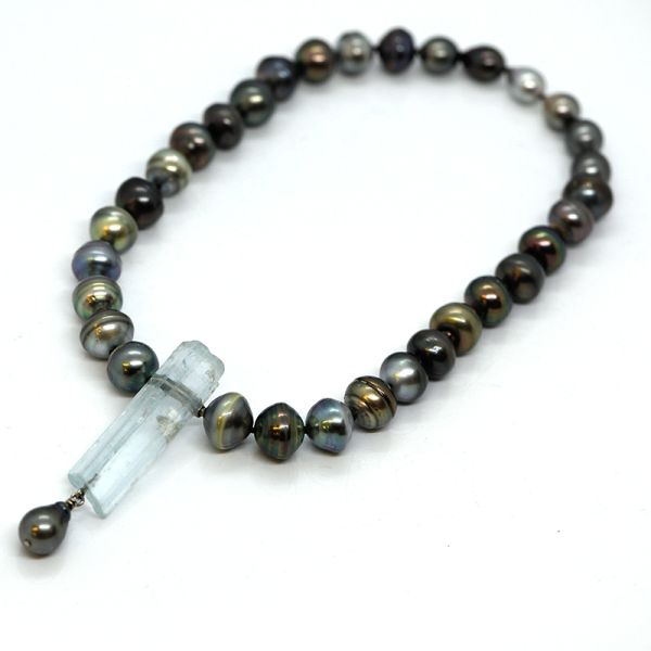 Tahiti Perlenkette mit Aquamarine Schließe als Anhänger Goldschmiedearbeit (23202)