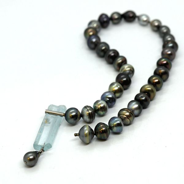 Tahiti Perlenkette mit Aquamarine Schließe als Anhänger Goldschmiedearbeit (23202)