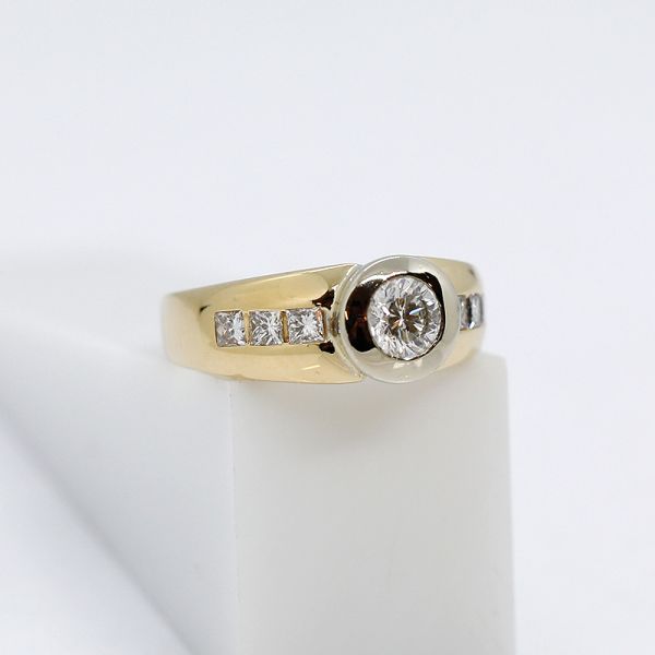 Ring mit Diamant im Brillant- & Princesschliff 585er Gelbgold (22092)