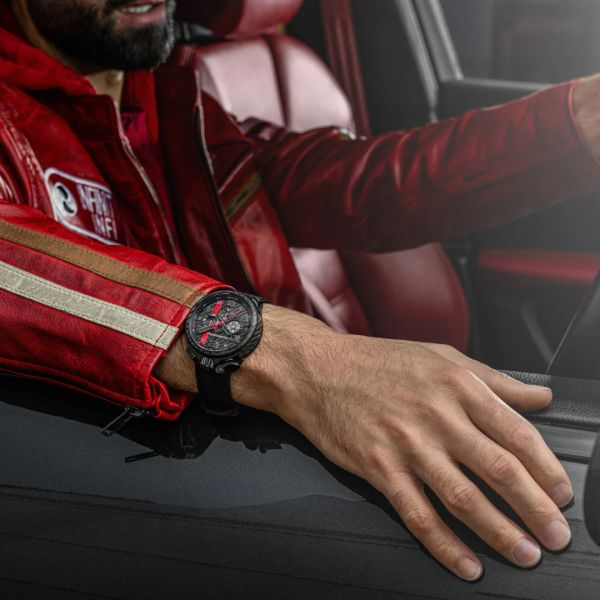 BOMBERG BOLT-68 Racing Carbon XR Chrono 45 mm Edelstahl PVD Black Silikonband BS45CHPBA.059-37.12 NE