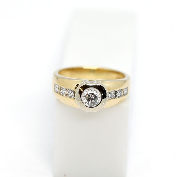Ring mit Diamant im Brillant- & Princesschliff 585er Gelbgold (22092)