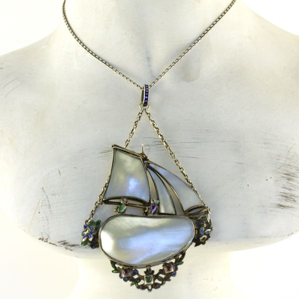 Silberkette um 1850 England mit Segelschiff, eine Seite Perlmutt andere Seite ziseliert